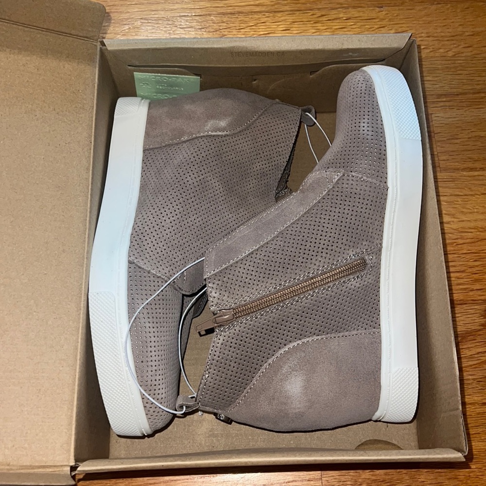 Steve Madden taupe wedge sneaker slip on